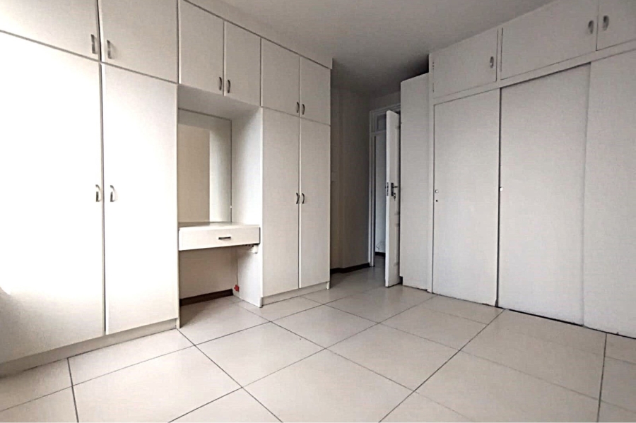 1 Bedroom Property for Sale in Essenwood KwaZulu-Natal
