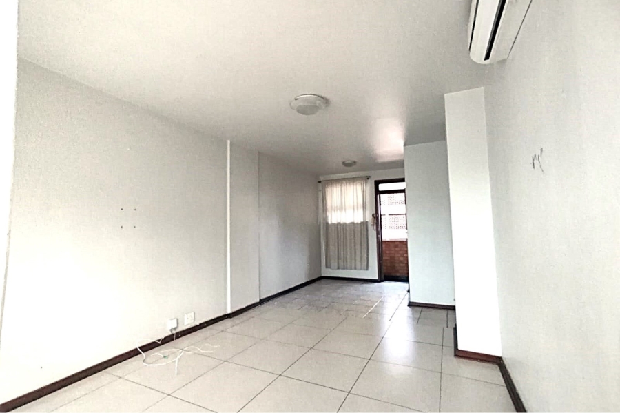 1 Bedroom Property for Sale in Essenwood KwaZulu-Natal