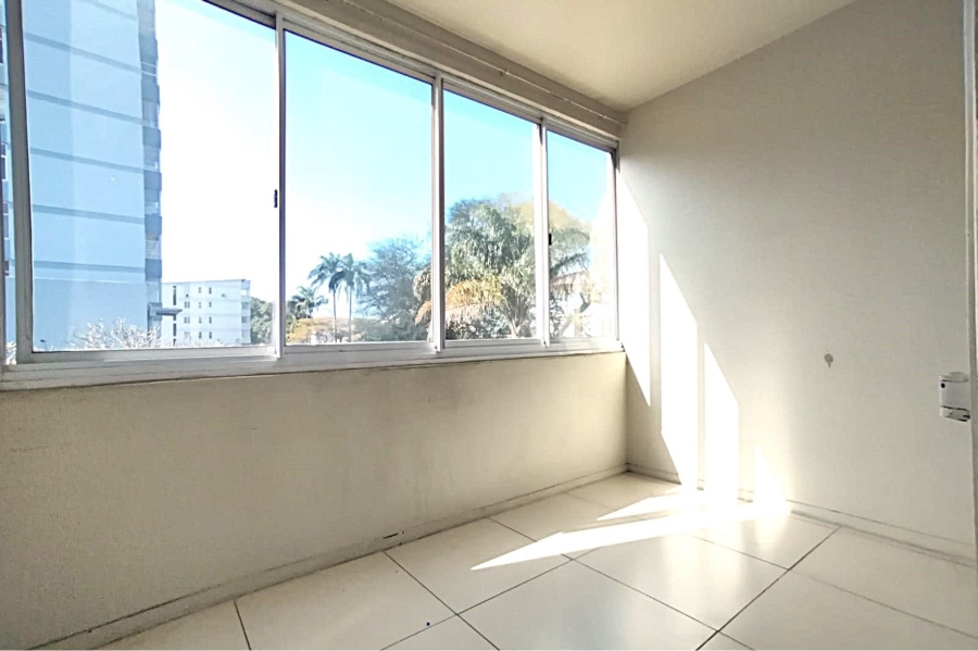 1 Bedroom Property for Sale in Essenwood KwaZulu-Natal