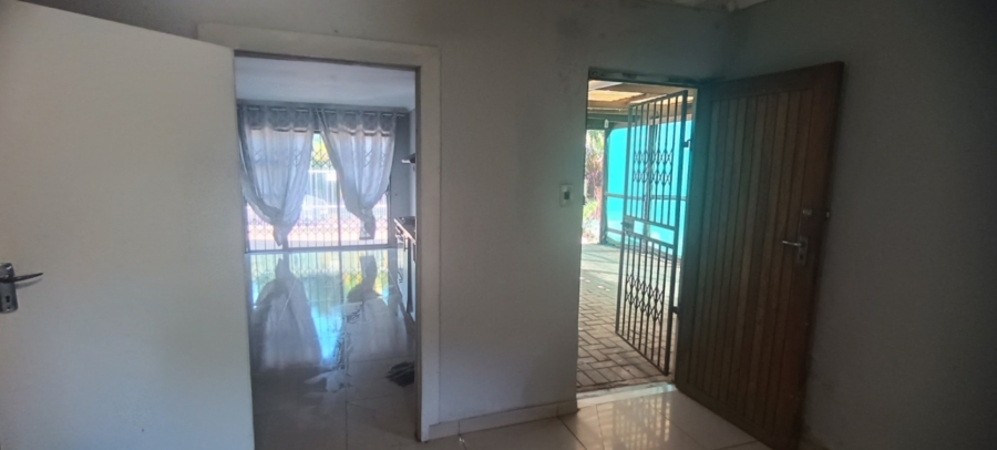 To Let 1 Bedroom Property for Rent in Bluff KwaZulu-Natal