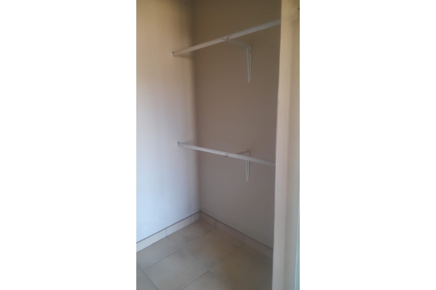 To Let 2 Bedroom Property for Rent in Malvern KwaZulu-Natal