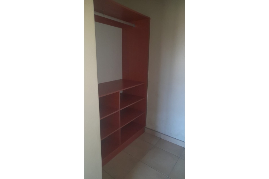 To Let 2 Bedroom Property for Rent in Malvern KwaZulu-Natal