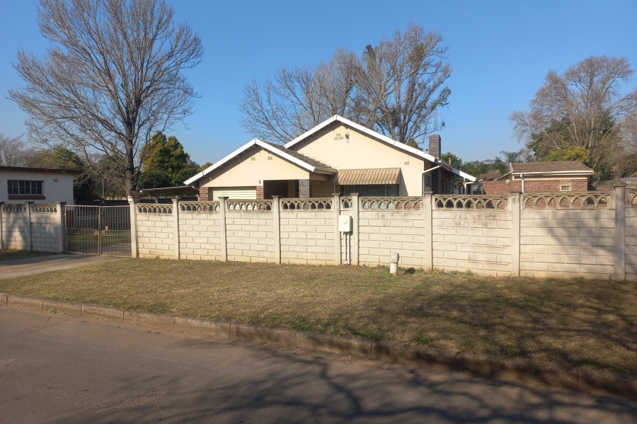 3 Bedroom Property for Sale in Scottsville KwaZulu-Natal