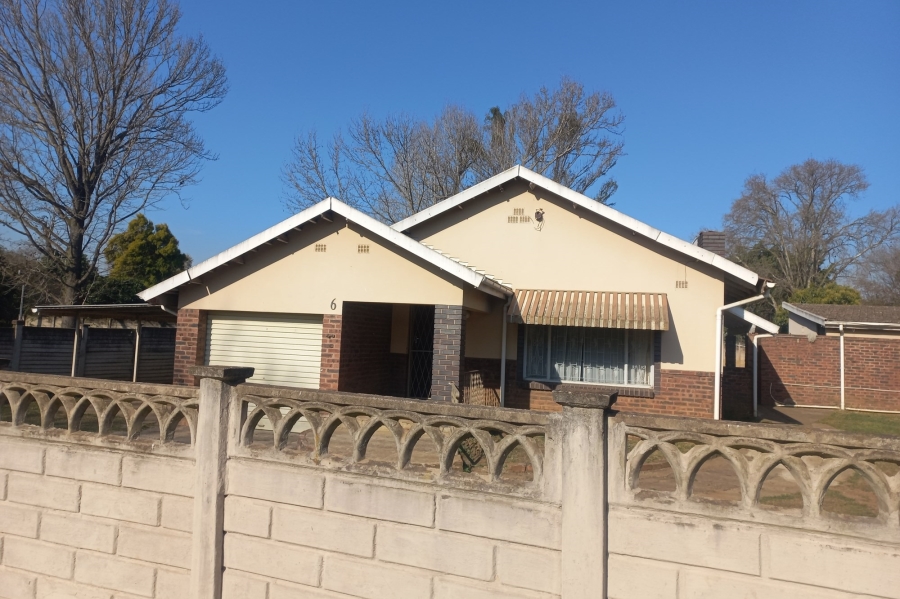 3 Bedroom Property for Sale in Scottsville KwaZulu-Natal