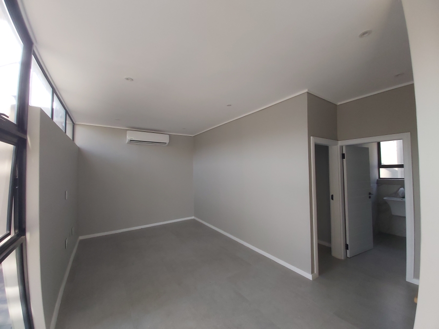 To Let 4 Bedroom Property for Rent in Palm Lakes Estate KwaZulu-Natal