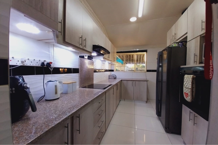4 Bedroom Property for Sale in Clayfield KwaZulu-Natal