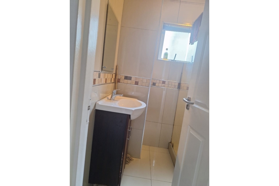 2 Bedroom Property for Sale in Essenwood KwaZulu-Natal