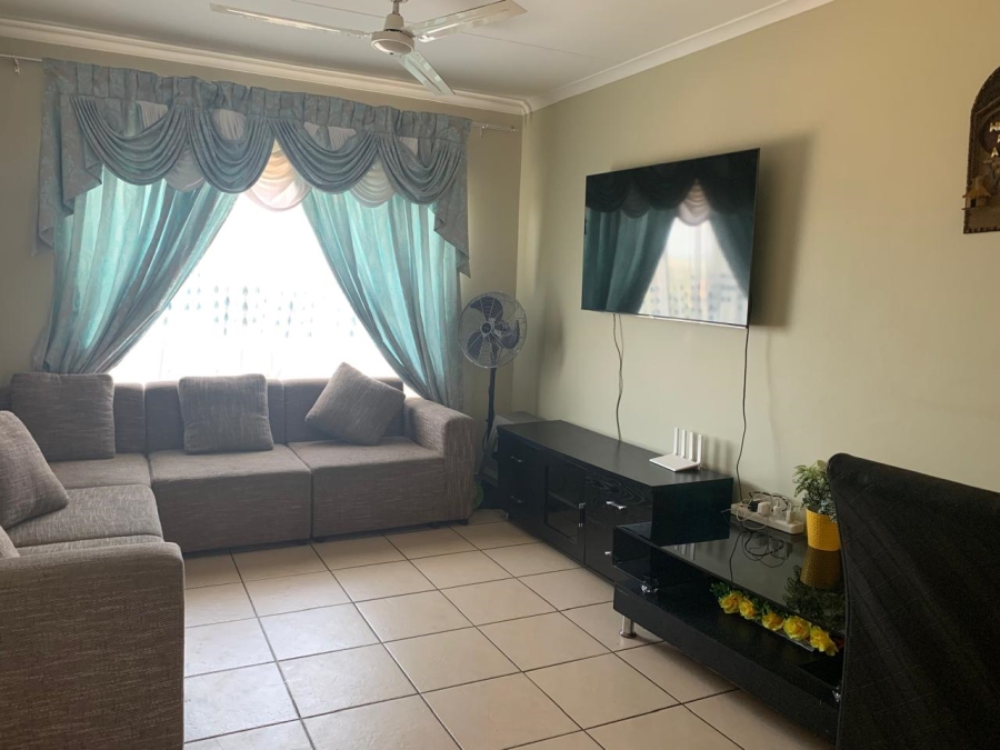 2 Bedroom Property for Sale in Empangeni Central KwaZulu-Natal