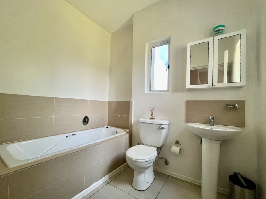 To Let 2 Bedroom Property for Rent in Sheffield Beach KwaZulu-Natal