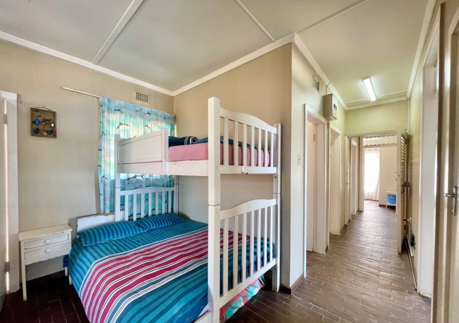 7 Bedroom Property for Sale in Shakas Rock KwaZulu-Natal