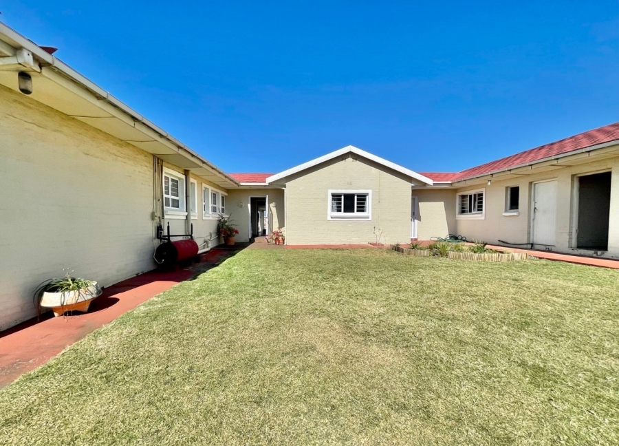 7 Bedroom Property for Sale in Shakas Rock KwaZulu-Natal