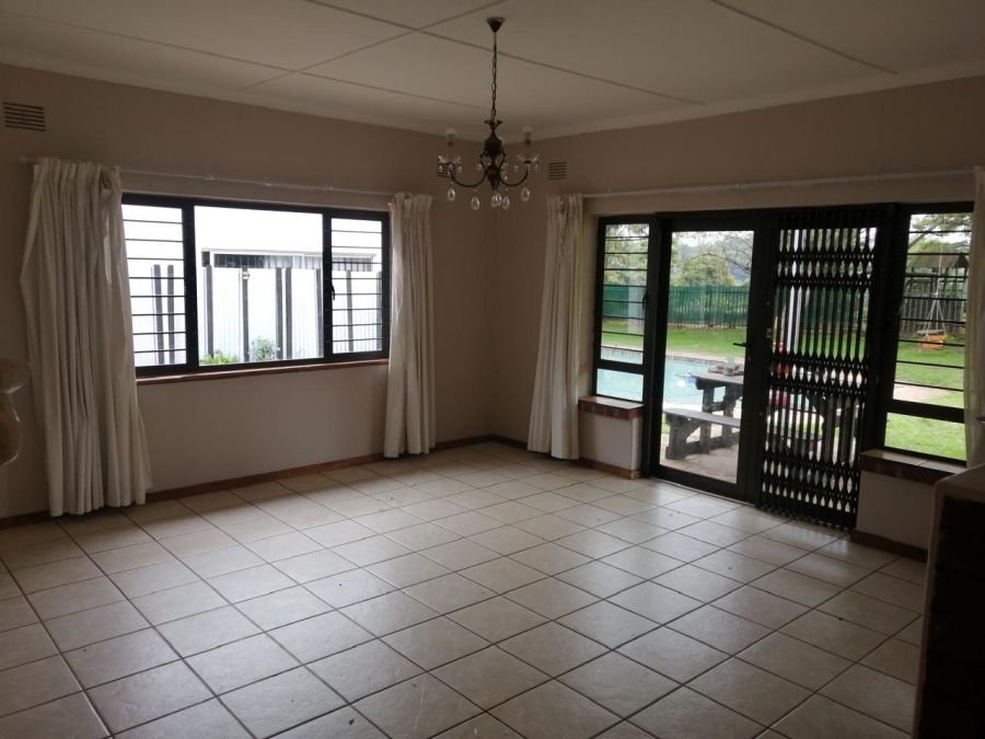 3 Bedroom Property for Sale in Crestview KwaZulu-Natal