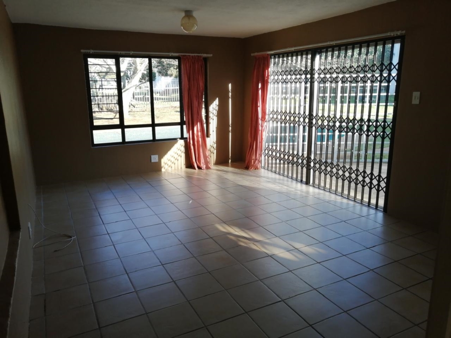 3 Bedroom Property for Sale in Crestview KwaZulu-Natal