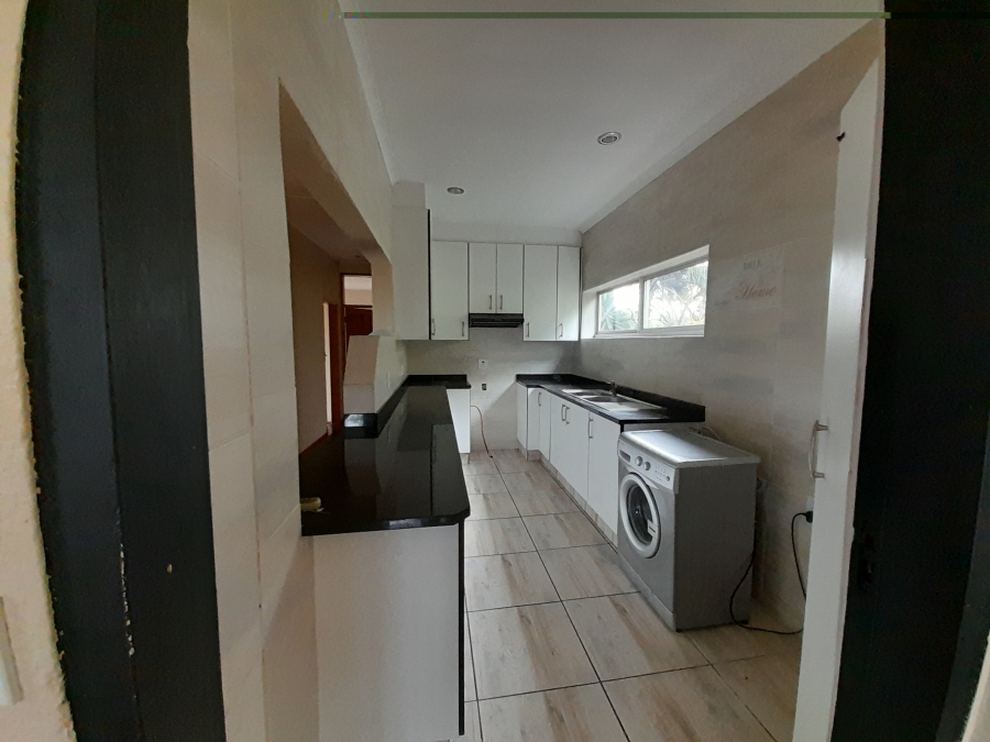 To Let 3 Bedroom Property for Rent in Amanzimtoti KwaZulu-Natal