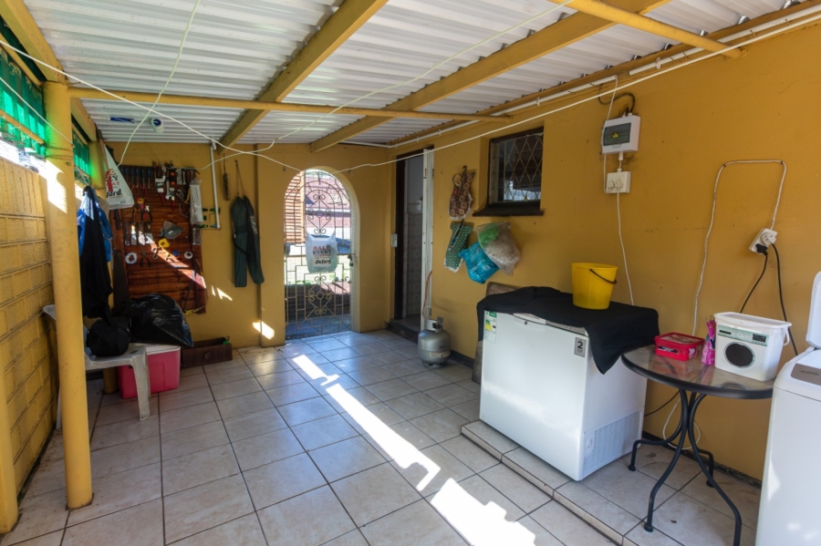 To Let 3 Bedroom Property for Rent in Bluff KwaZulu-Natal