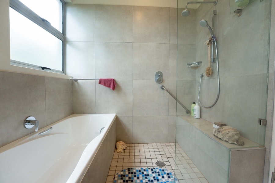 2 Bedroom Property for Sale in Renishaw Hills KwaZulu-Natal