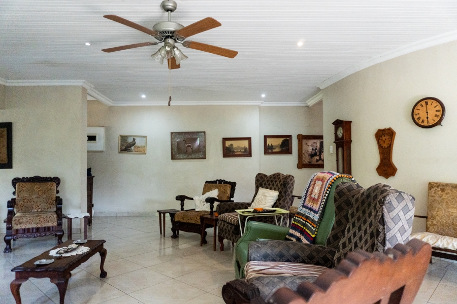 6 Bedroom Property for Sale in Tugela Mouth KwaZulu-Natal