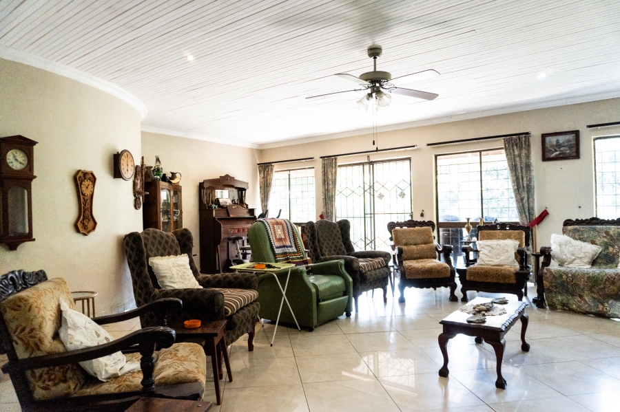 6 Bedroom Property for Sale in Tugela Mouth KwaZulu-Natal