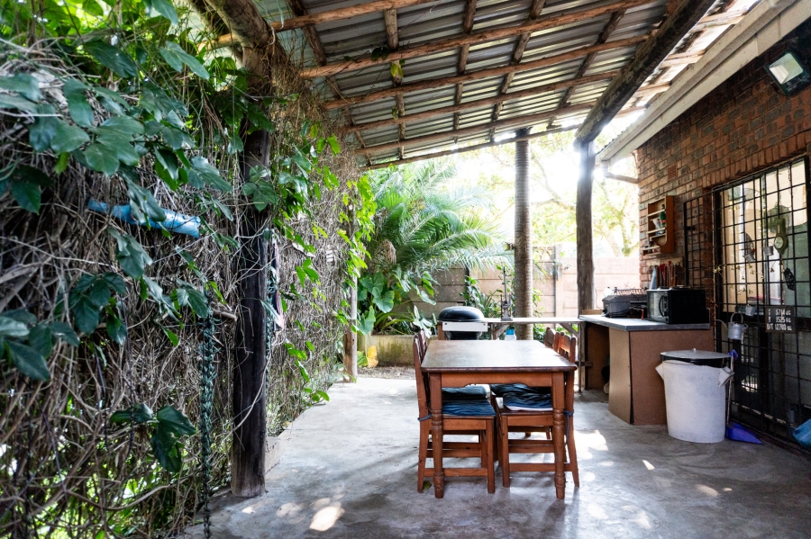 6 Bedroom Property for Sale in Tugela Mouth KwaZulu-Natal