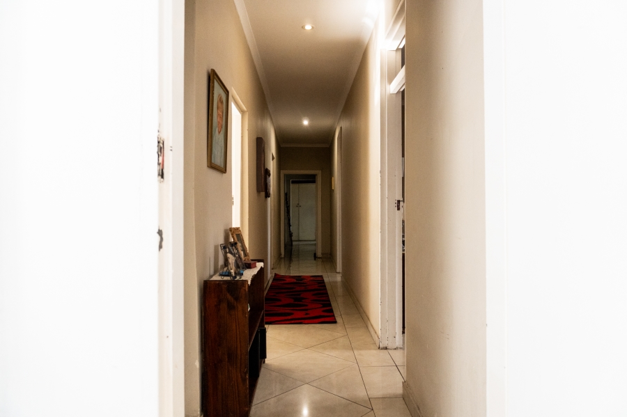 6 Bedroom Property for Sale in Tugela Mouth KwaZulu-Natal