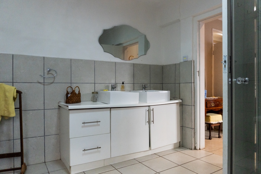 6 Bedroom Property for Sale in Tugela Mouth KwaZulu-Natal