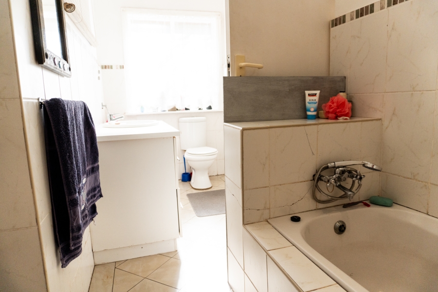 6 Bedroom Property for Sale in Tugela Mouth KwaZulu-Natal