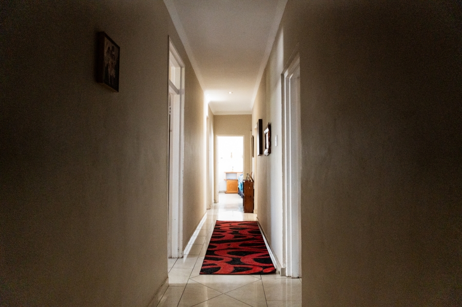 6 Bedroom Property for Sale in Tugela Mouth KwaZulu-Natal