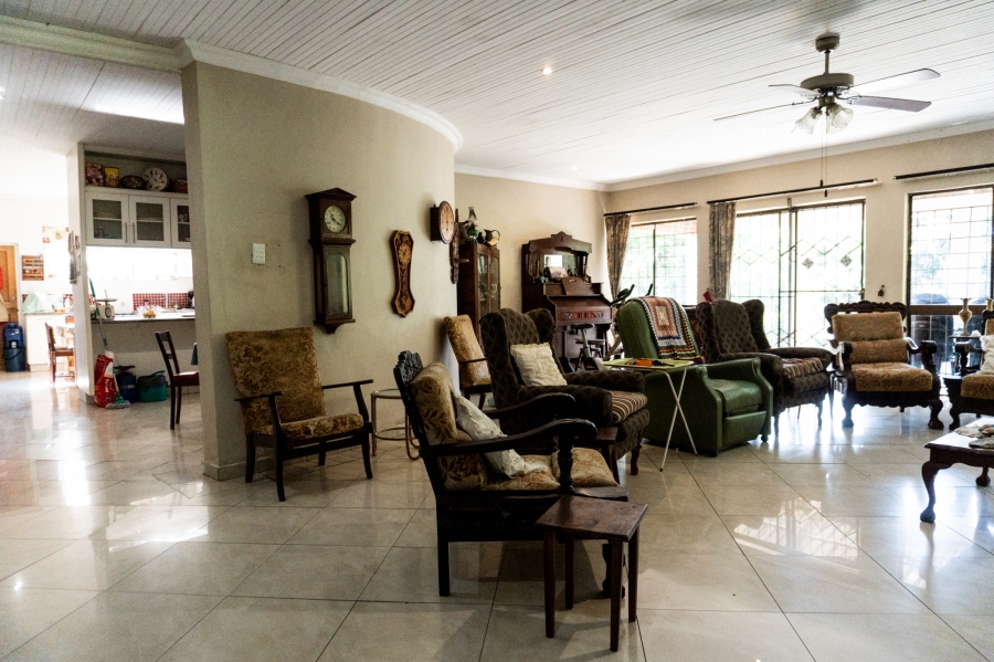 6 Bedroom Property for Sale in Tugela Mouth KwaZulu-Natal