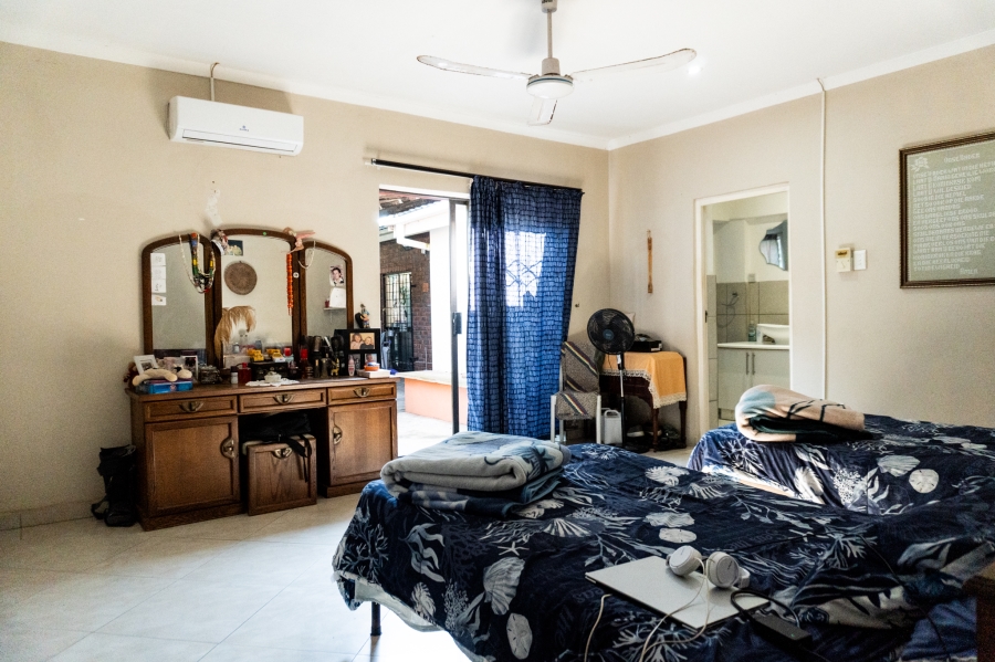 6 Bedroom Property for Sale in Tugela Mouth KwaZulu-Natal