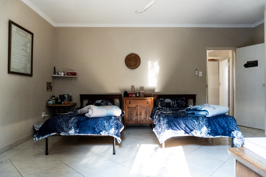 6 Bedroom Property for Sale in Tugela Mouth KwaZulu-Natal