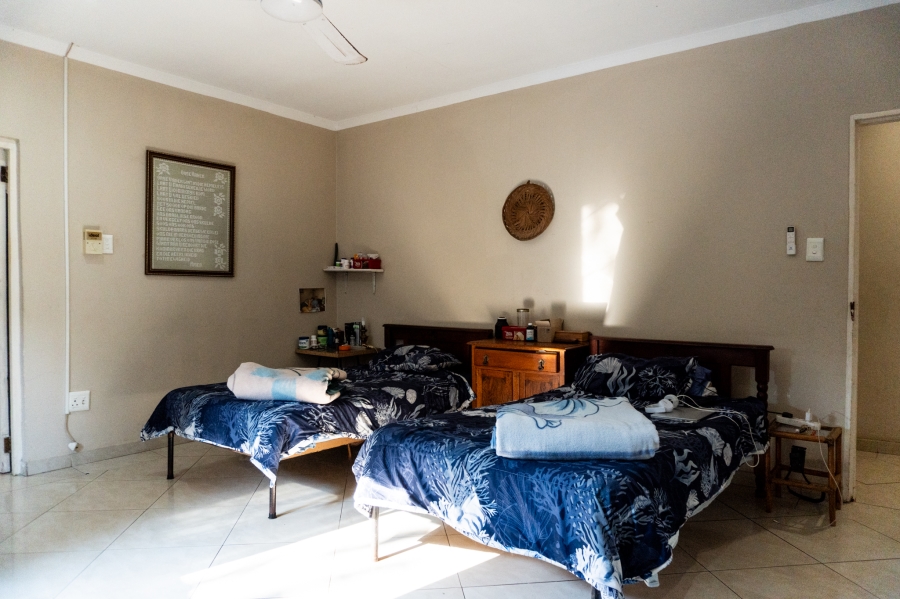 6 Bedroom Property for Sale in Tugela Mouth KwaZulu-Natal
