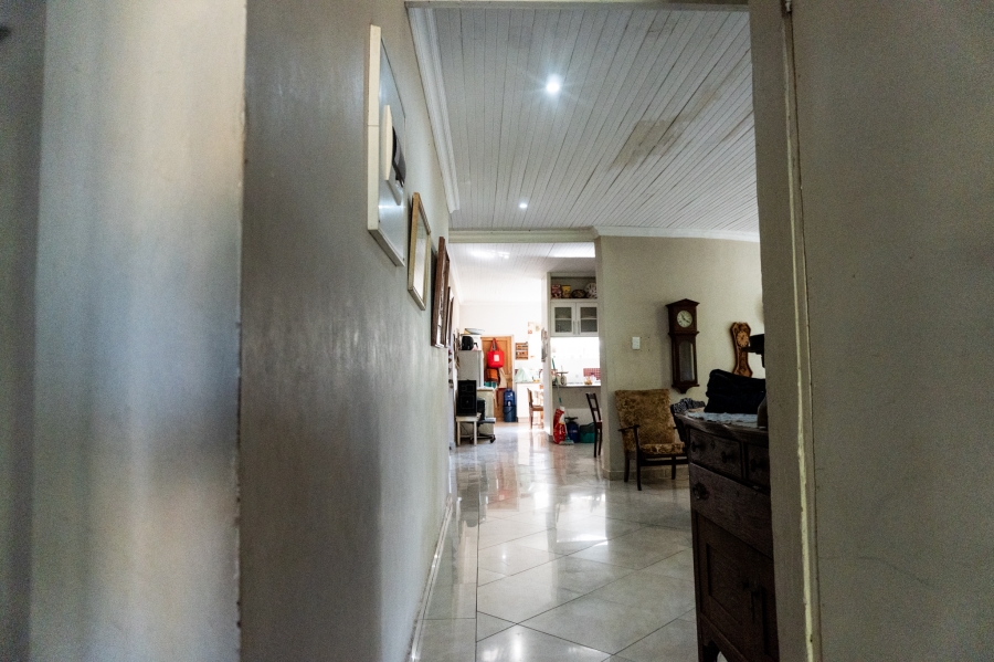 6 Bedroom Property for Sale in Tugela Mouth KwaZulu-Natal