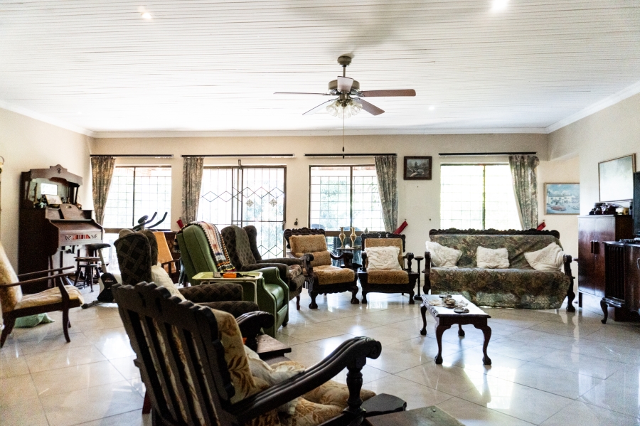 6 Bedroom Property for Sale in Tugela Mouth KwaZulu-Natal