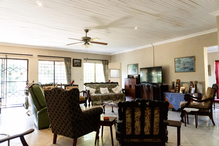6 Bedroom Property for Sale in Tugela Mouth KwaZulu-Natal
