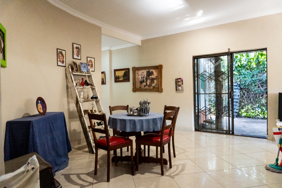 6 Bedroom Property for Sale in Tugela Mouth KwaZulu-Natal
