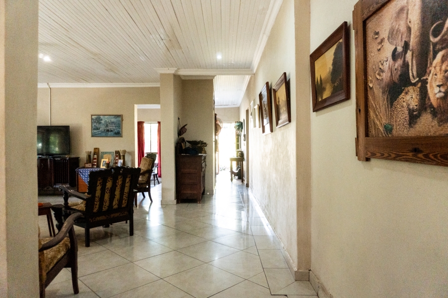 6 Bedroom Property for Sale in Tugela Mouth KwaZulu-Natal