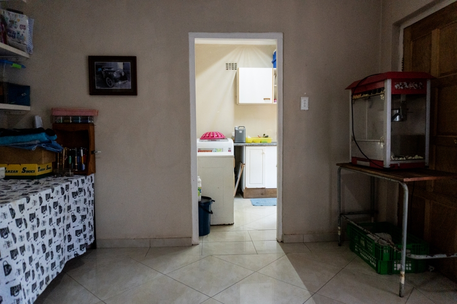 6 Bedroom Property for Sale in Tugela Mouth KwaZulu-Natal