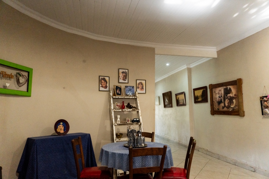 6 Bedroom Property for Sale in Tugela Mouth KwaZulu-Natal