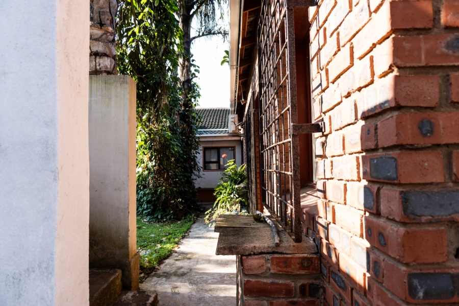6 Bedroom Property for Sale in Tugela Mouth KwaZulu-Natal