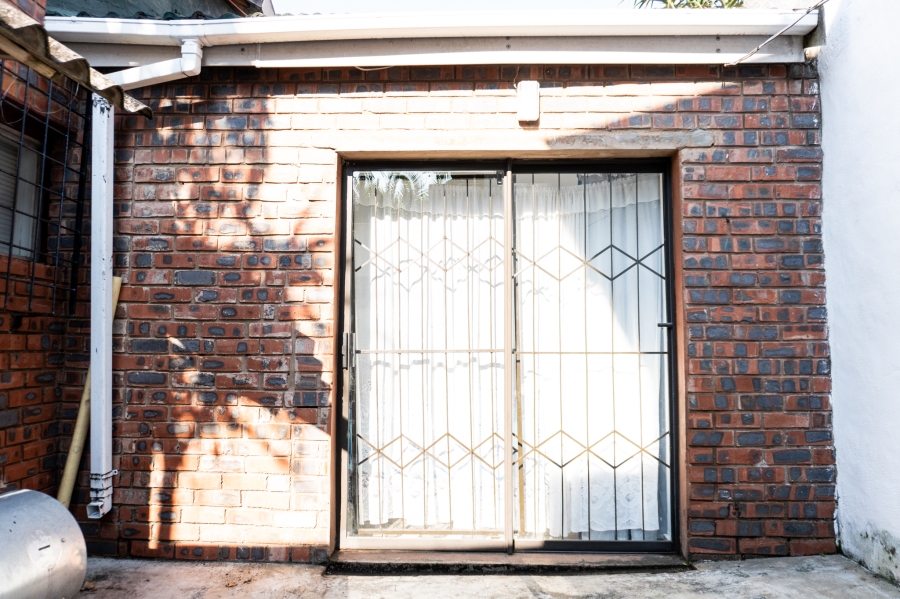 6 Bedroom Property for Sale in Tugela Mouth KwaZulu-Natal