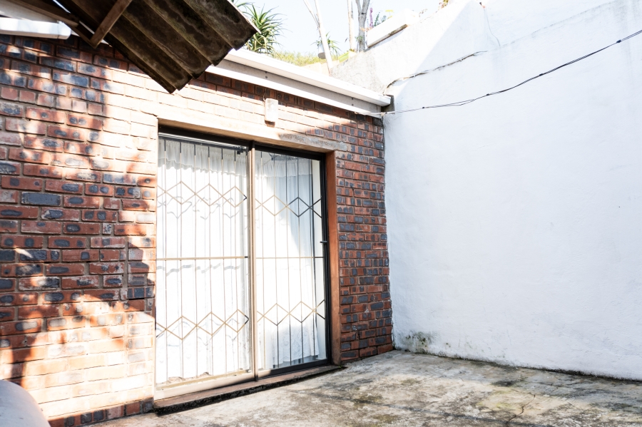 6 Bedroom Property for Sale in Tugela Mouth KwaZulu-Natal