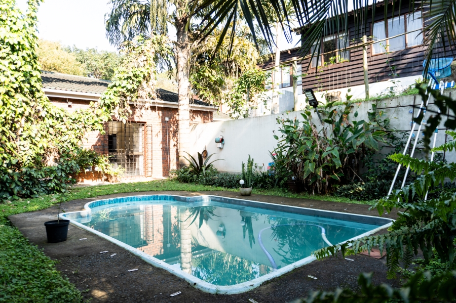 6 Bedroom Property for Sale in Tugela Mouth KwaZulu-Natal