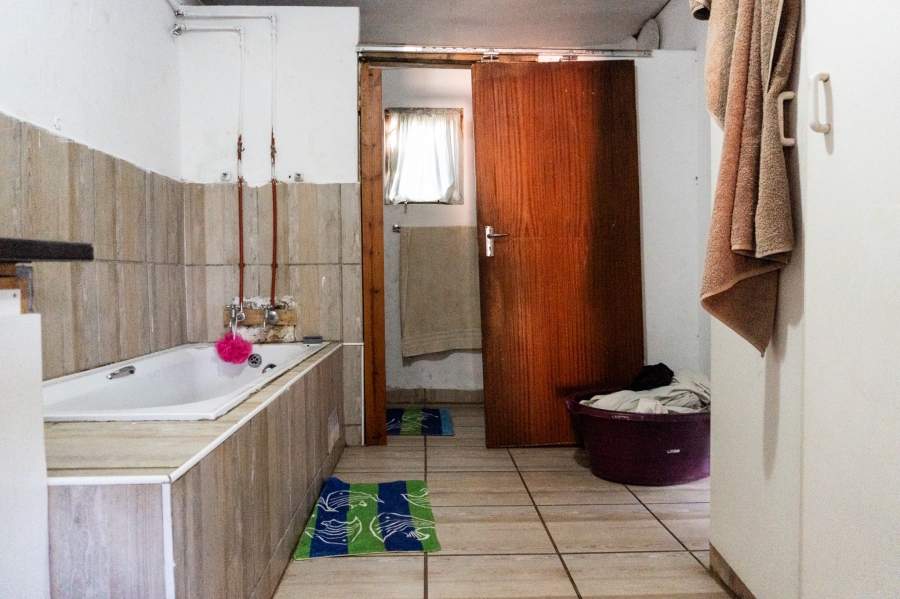 6 Bedroom Property for Sale in Tugela Mouth KwaZulu-Natal