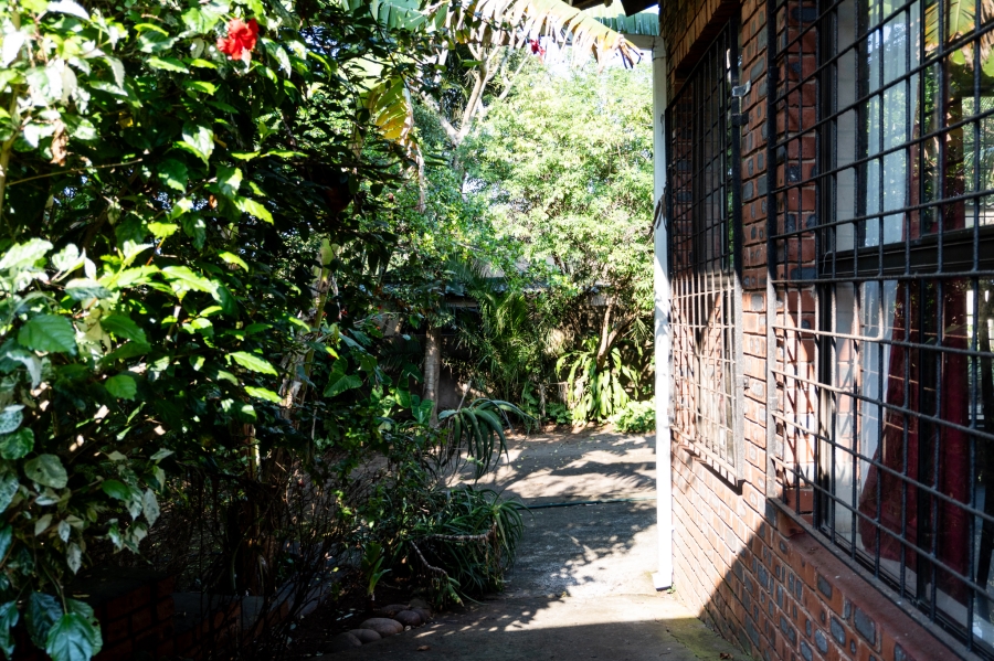6 Bedroom Property for Sale in Tugela Mouth KwaZulu-Natal