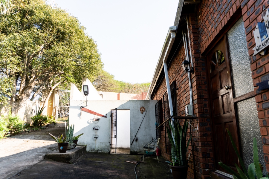 6 Bedroom Property for Sale in Tugela Mouth KwaZulu-Natal