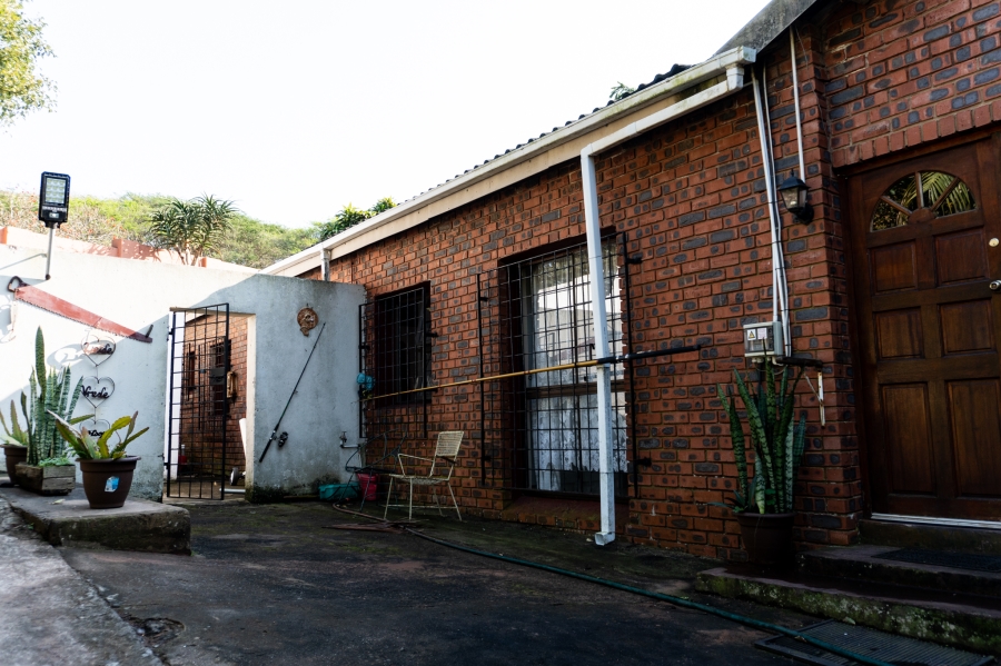 6 Bedroom Property for Sale in Tugela Mouth KwaZulu-Natal