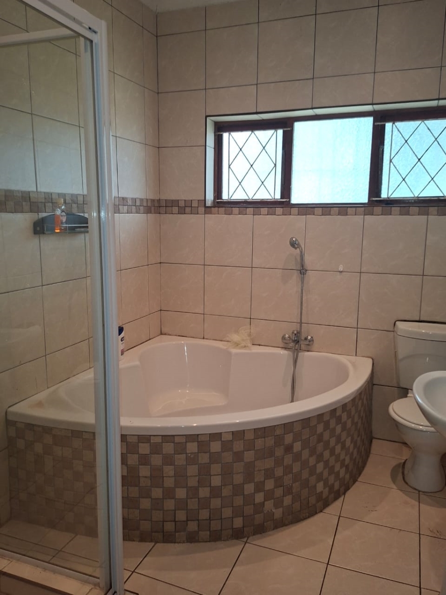 5 Bedroom Property for Sale in Ramsgate KwaZulu-Natal