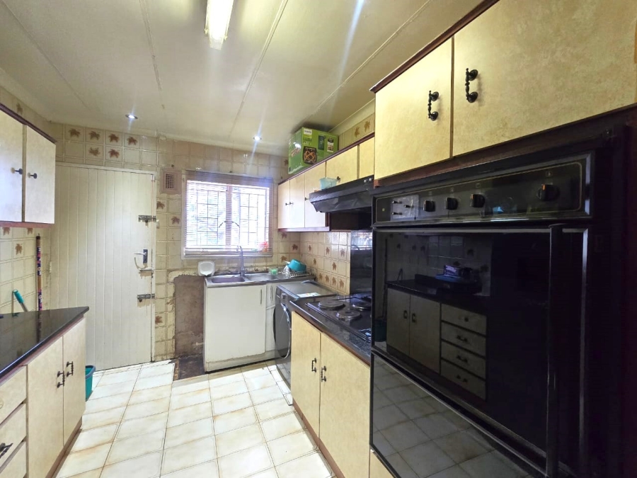 3 Bedroom Property for Sale in Northcroft KwaZulu-Natal