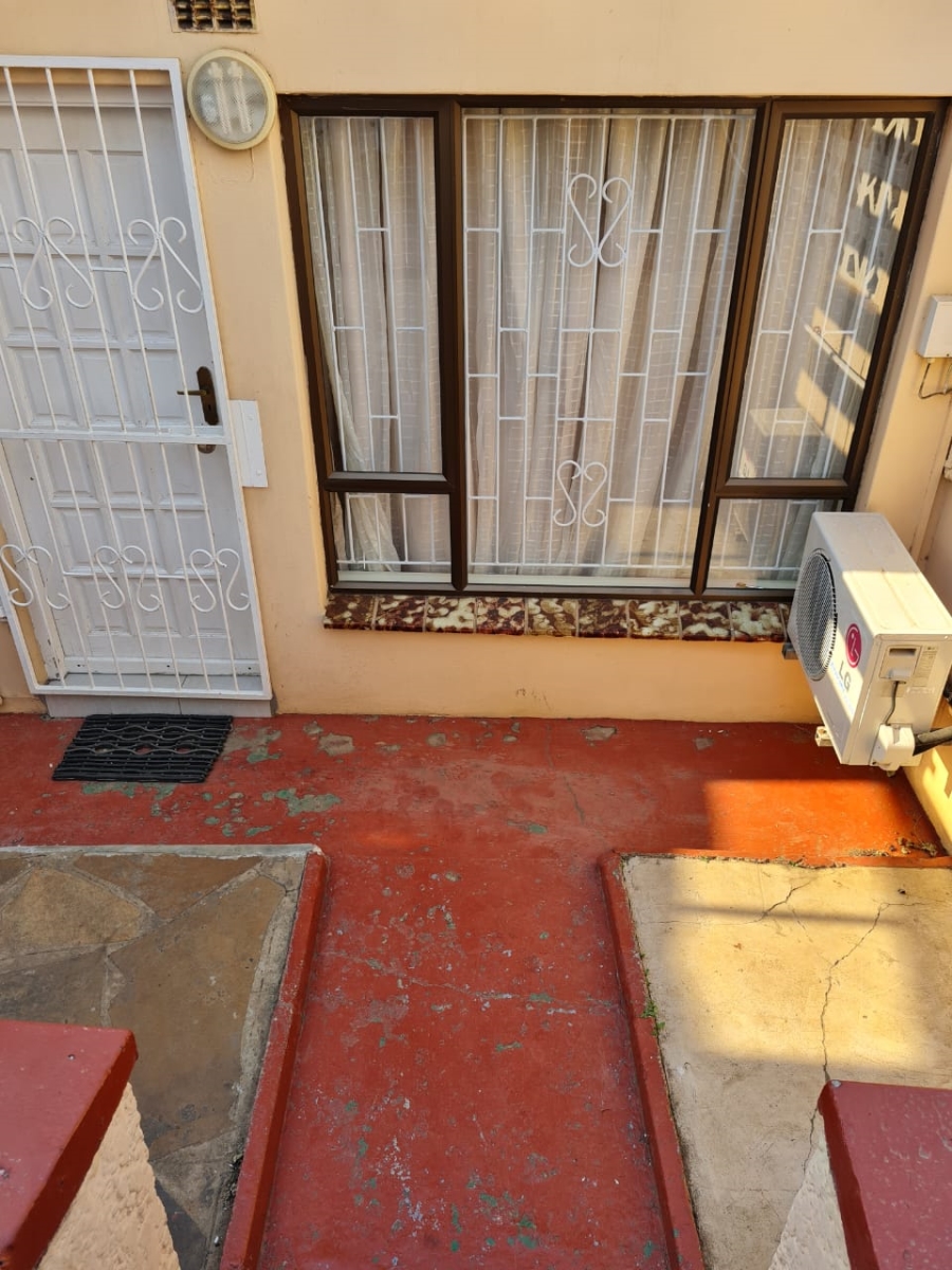 3 Bedroom Property for Sale in Northcroft KwaZulu-Natal