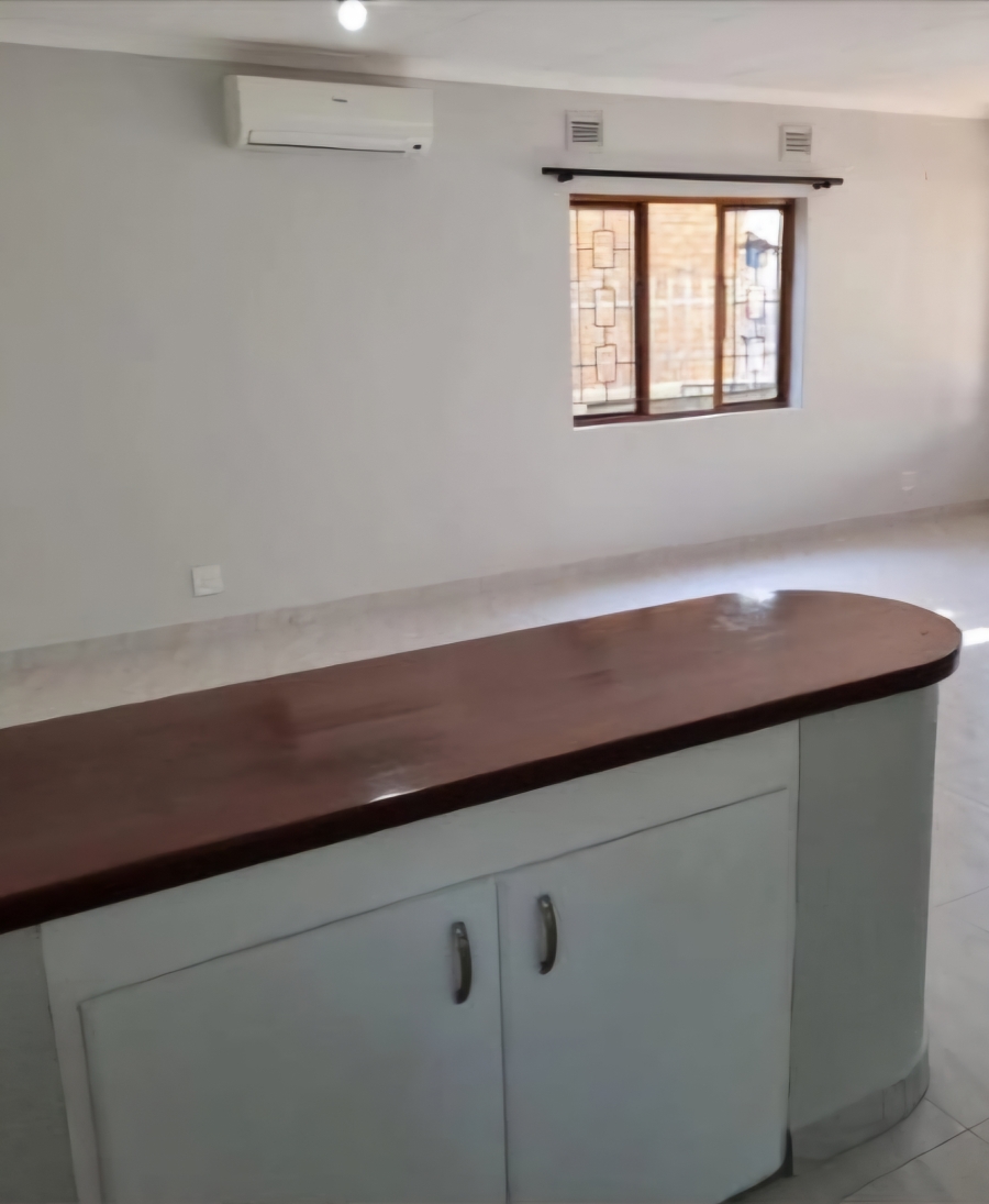 2 Bedroom Property for Sale in Sherwood KwaZulu-Natal